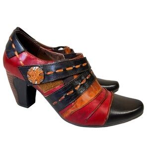 L'Artiste by Spring Step Wondrous Colorblock Ankle Bootie